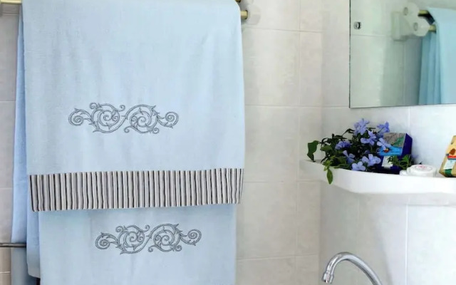 Bluewhite Studio - Cozy Garden Nest