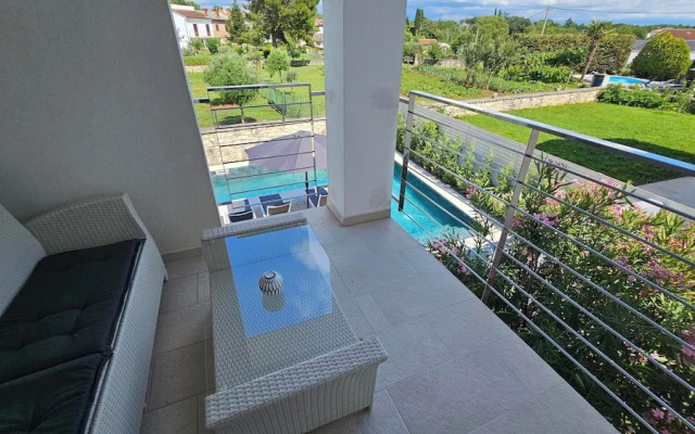 Apartments with Pool Casa Bianca
