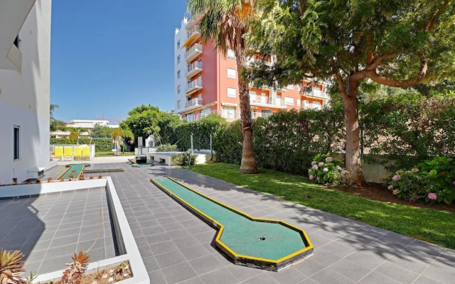 Arma O DE Pera Central by Homing