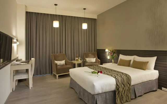 Renyi Lake Hotel