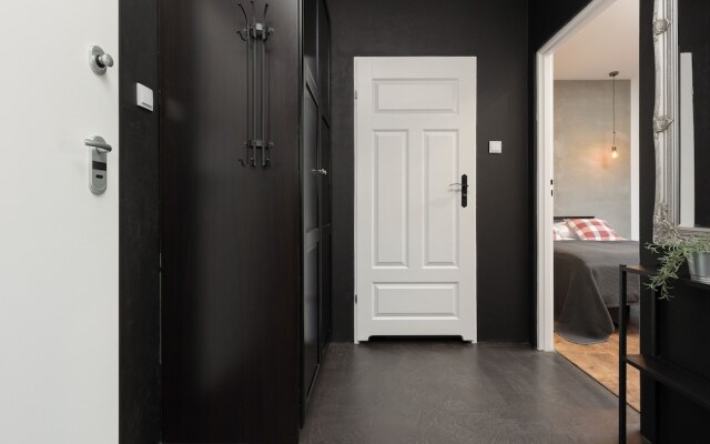 Trendy Apartment Wola by Renters