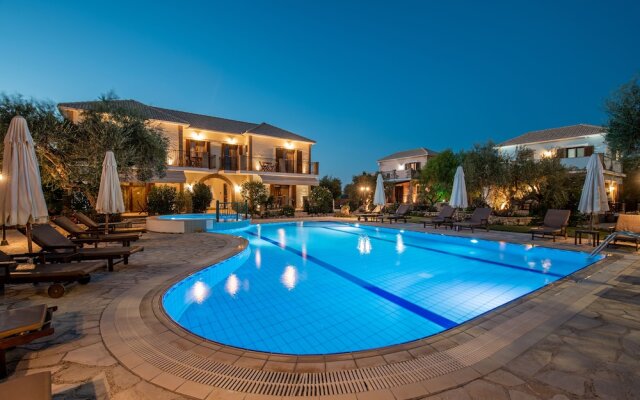 Superior 2-brm Villa, Ideal Locale,300m From Beach