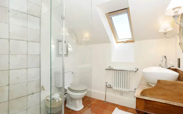 Classic Family Barn Conversion in Radcot