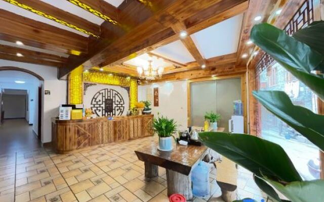 Phoenix Dawu Xiaozhan Homestay (Phoenix Ancient City Branch)