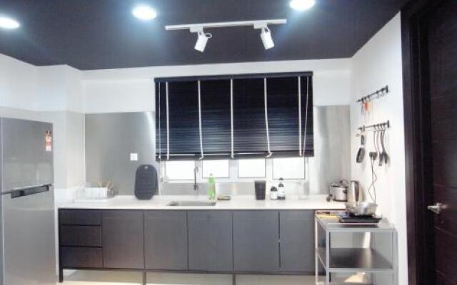 M23 Home Away - BLACK . WHITE Designer Space