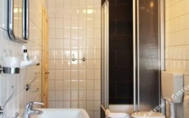 Leo's Restauration Pension