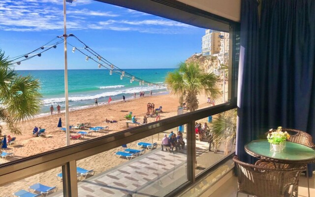 Levante Seafront Beach Apartment