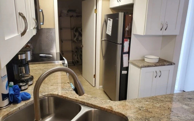 Island House G234 2 Bedroom Condo by Redawning