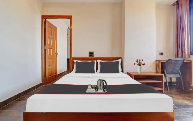 Oyo 703086 Hotel Shri Rooms & Restaurant