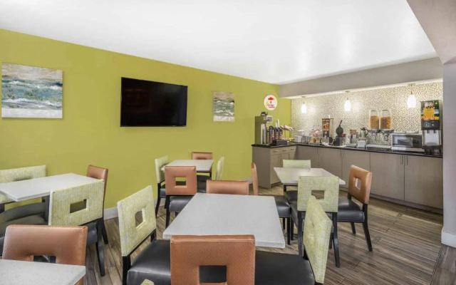 Super 8 By Wyndham Nashville Downtown