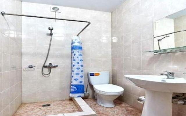 Hotel 1 May