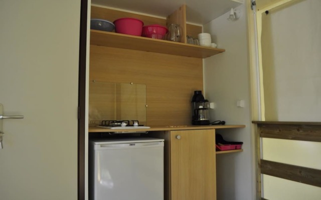 Camping Des Bastides Logements Insolites