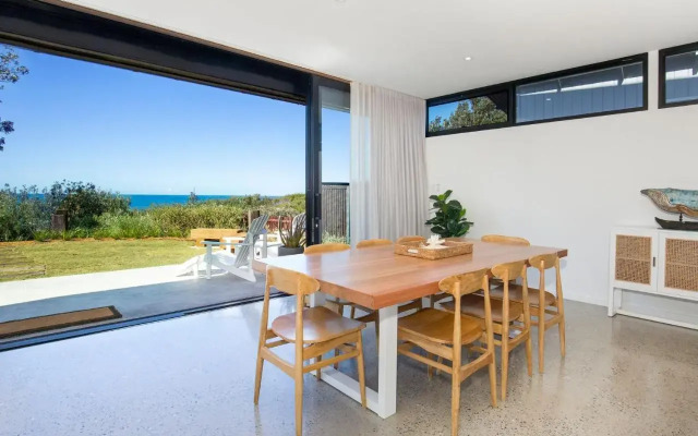 Banksia I Absolute Beachfront
