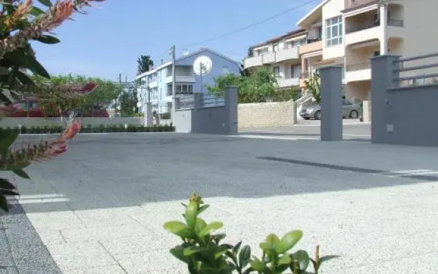 Rooms and Apartments Ana