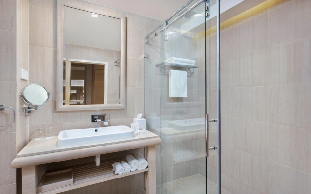 Crowne Plaza Alice Springs Lasseters by IHG