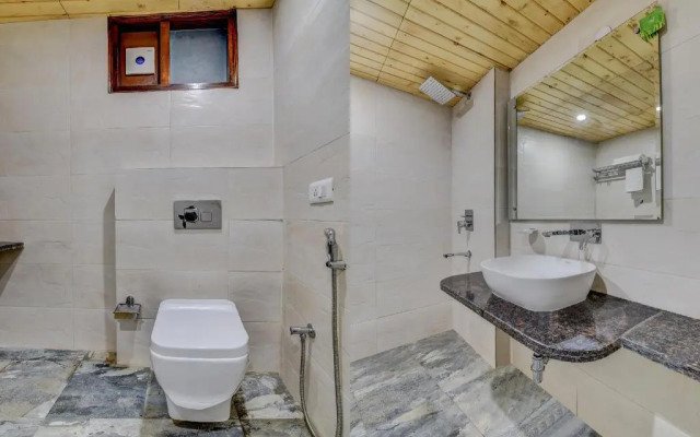Capital O 43116 Hotel Grand