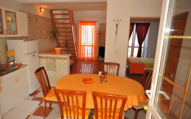 Apartment Suzi - 10 m from sea