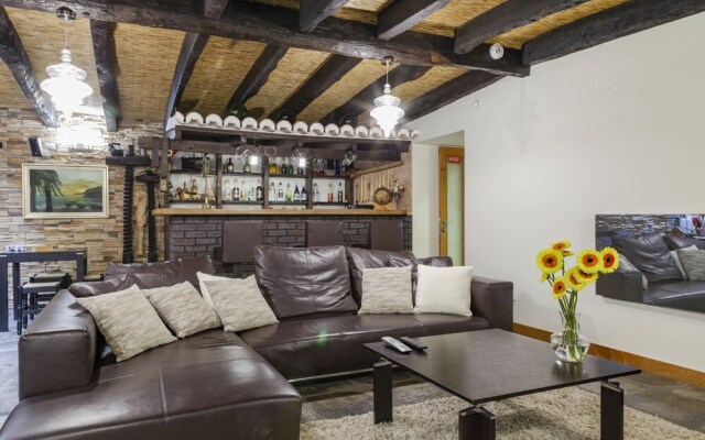 Cris's Home by Our Madeira