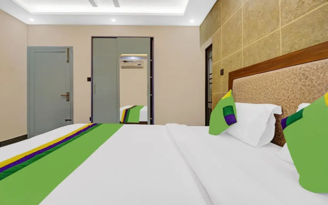 Treebo Pushpak 500 mtrs from Chottanikkara temple