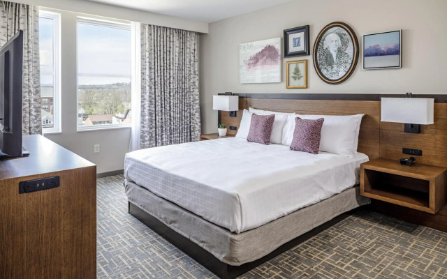 Hotel Madison & Shenandoah Conference Ctr
