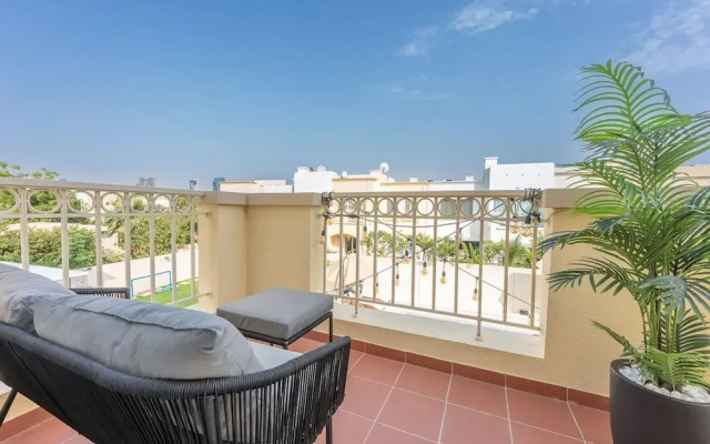 Luxurious Spacious 3-bedroom Villa With Private Pool at Springs 10