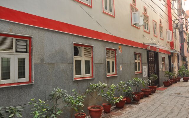 Homely Hotel near Sector 31 Gurgaon