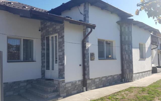 Casa Bradu Sharing Home