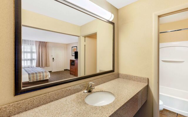 Baymont by Wyndham St. Ignace Lakefront