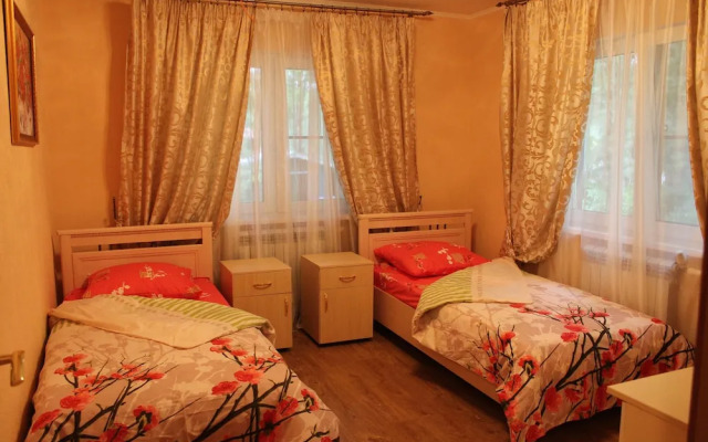 Flora Park Country Club