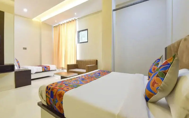 Fabhotel Utsah