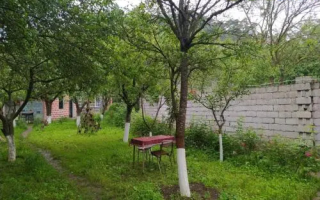 Rossi Rest House By The River