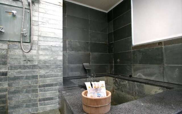 Chuan Shiang Hot Spring Hostel