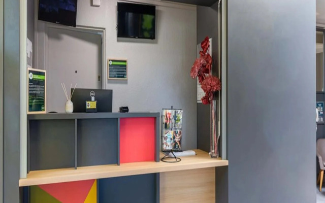 B&B HOTEL Poitiers (1)