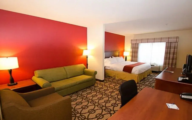 Holiday Inn Express & Suites LaGrange