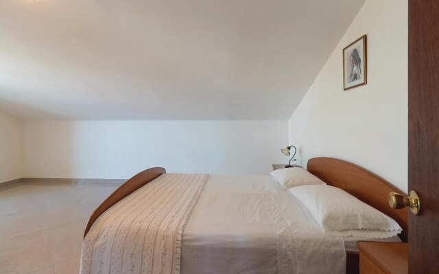 Nice Home in Poljana With Wifi and 4 Bedrooms