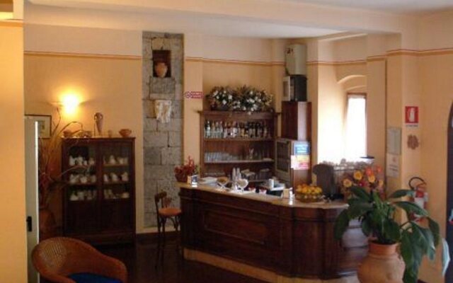 Hotel Caffè Verdi - 24 hours Reception