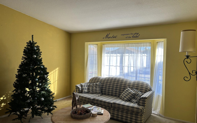 Private bedroom in Peach Blossom Country House