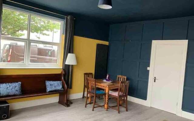 Sleeps 14 Cardiff City Centre