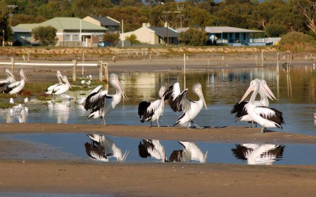 Meningie's Waterfront Motel