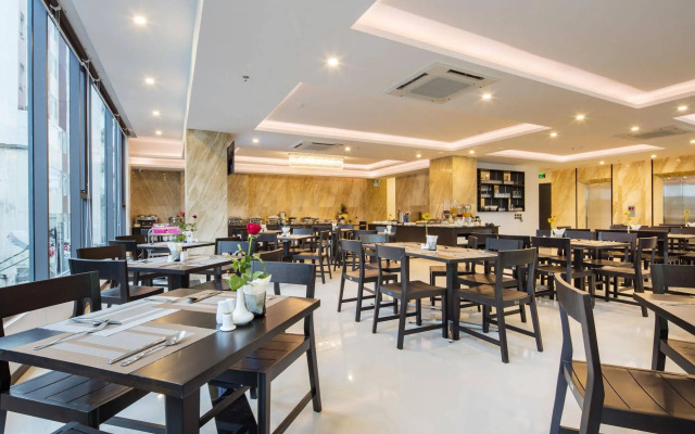 Meriton Hotel