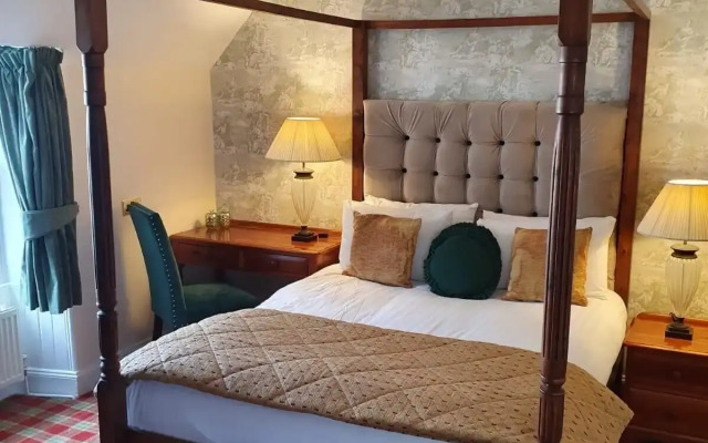 Taychreggan Hotel