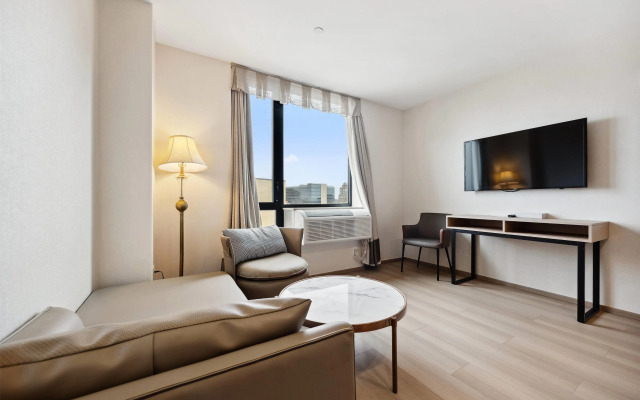 Ramada by Wyndham Flushing Queens