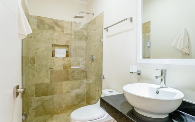 Stunning 3BR PH Private Pool Best Location Sky Pool Amenities