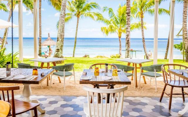 Victoria Beachcomber Resort & Spa - Victoria for 2 - Adults Only