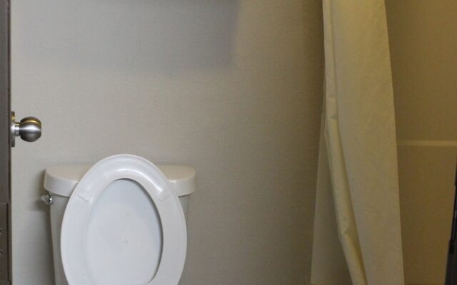 Super 8 by Wyndham Missouri Valley