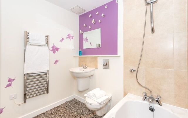 Bouverie Apartment