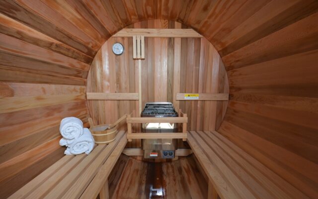 Big Log Lodge 4 Bedroom House