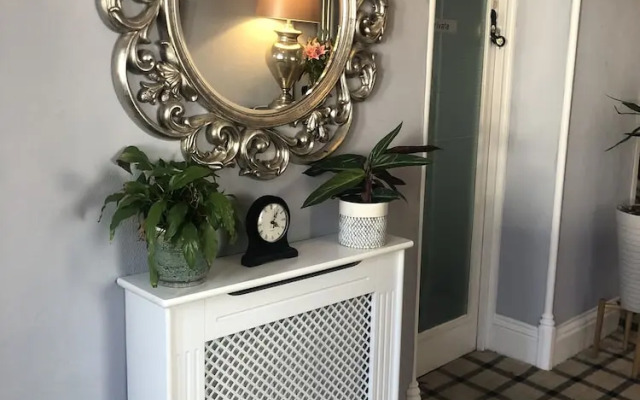 White Lodge Hotel