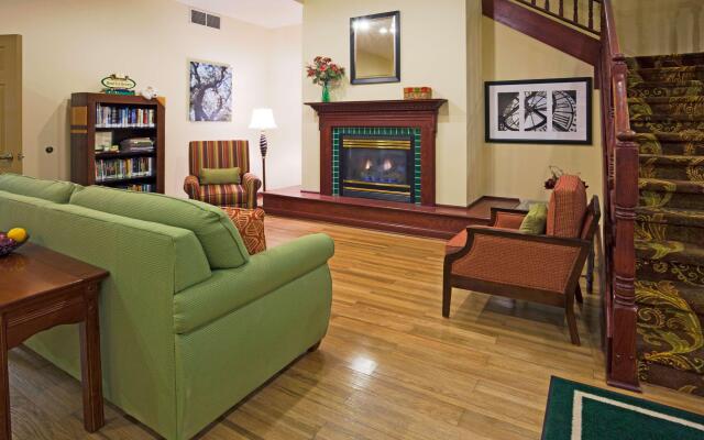 Country Inn & Suites by Radisson, Dakota Dunes, SD