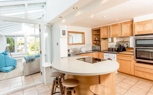 Beautifully Presented, 3 Bedroom Family Home